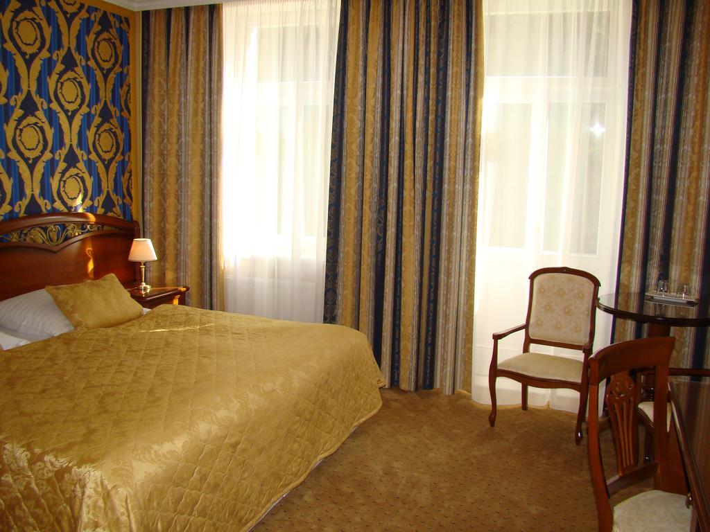 Hotel Saint Petersburg Karlowe Wary Zewnętrze zdjęcie